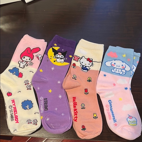 NWOT Hello Kitty Cute Character Socks Set - Picture 2 of 2